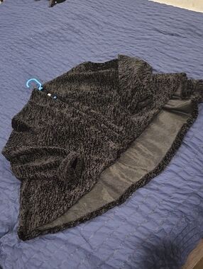 Connected apparel Black Velvety Plush Open-Front Cardigan Size 6!